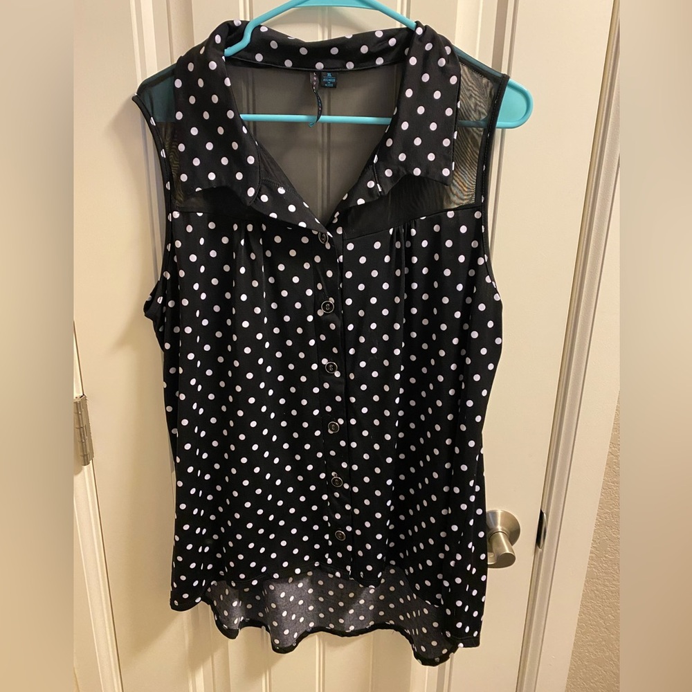 Love Life Live Top XL Black Polka Dot  Sleeveless Blouse Button Front Shirt